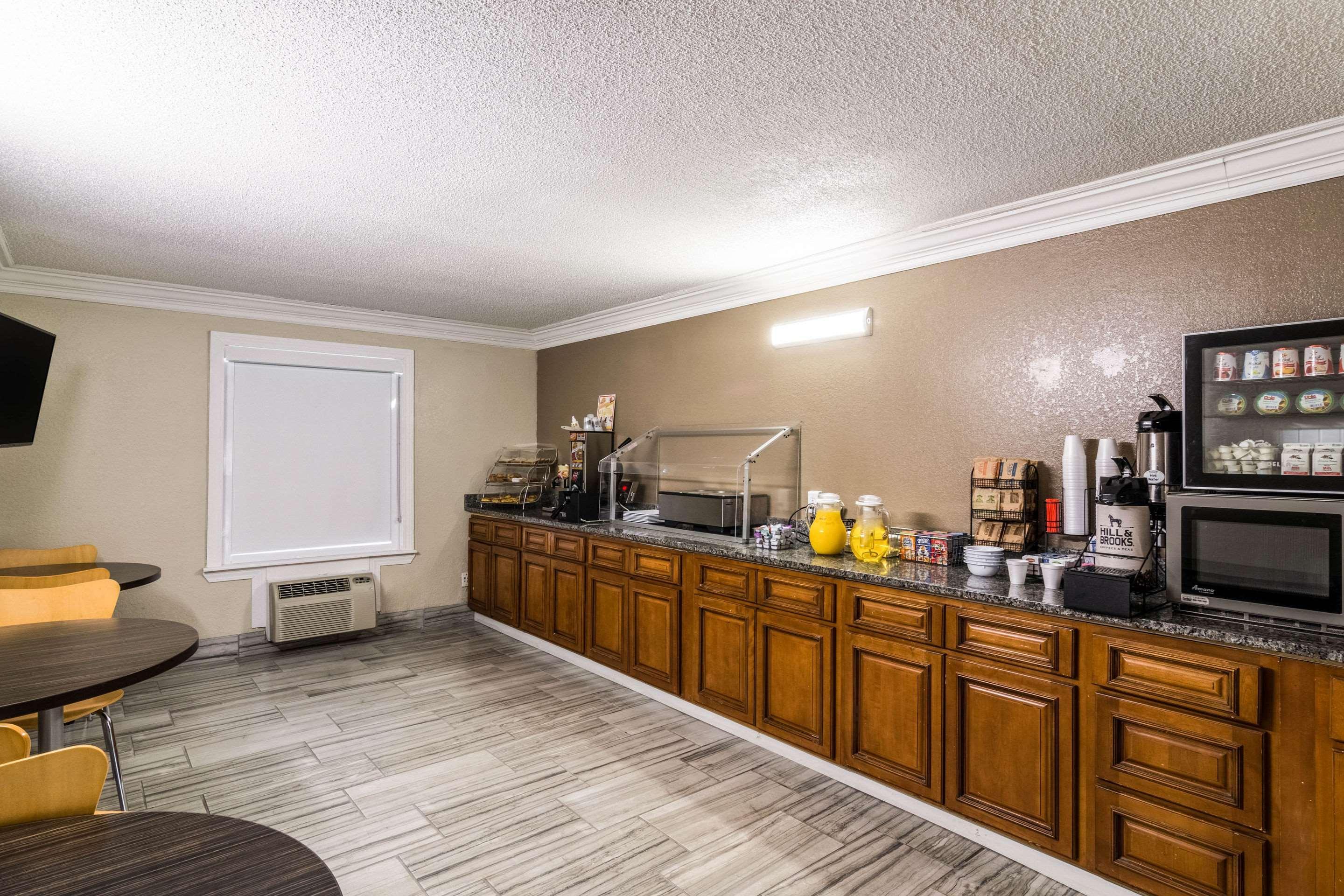 Clarion Inn 2*